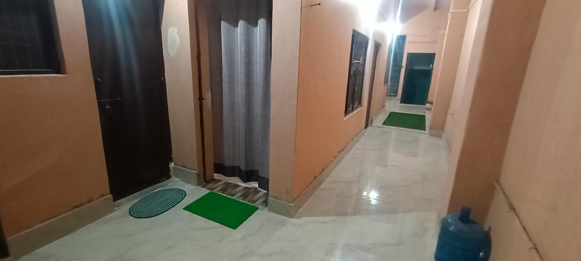 Shree Gopal Niketan Hotel Mathura Bagian luar foto